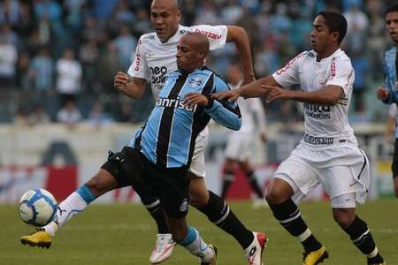 Autor de gol da virada no jogo de ida, Wesley promete Corinthians ofensivo  na Argentina
