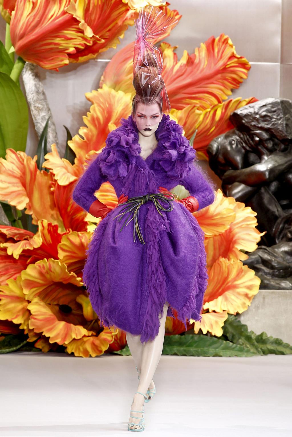 http://1.bp.blogspot.com/_JtREwSCrICc/TDK-t1vlEfI/AAAAAAAABmo/t90NBJXaH4k/s1600/KarlieKloss7caa-resize.jpg