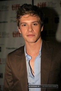 [Xavier-Samuel-2-200x300.jpg]