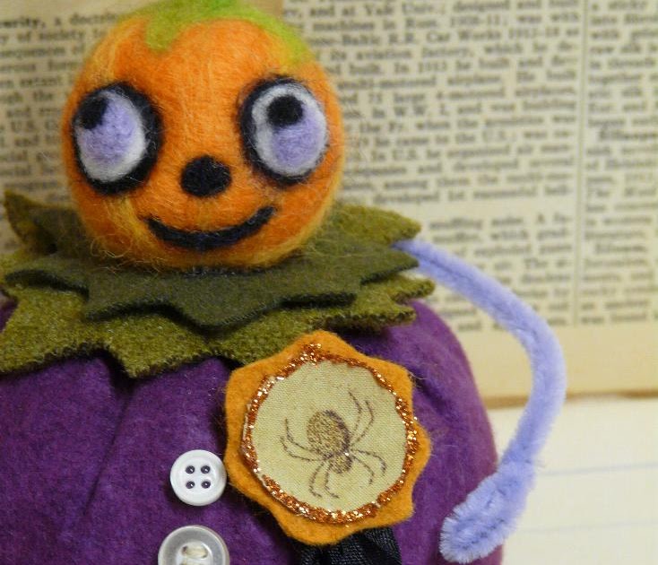 Hudson's Holidays Designer Shirley Hudson Pumpkin people