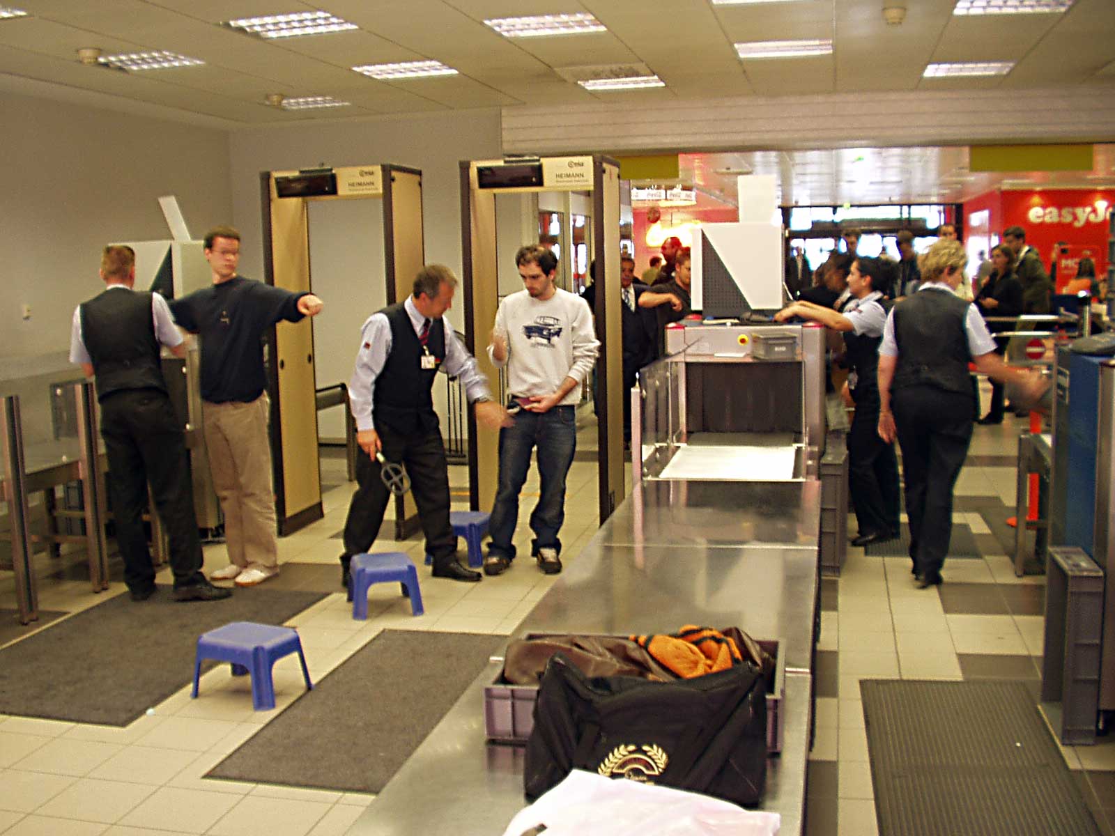 Airport+security+line