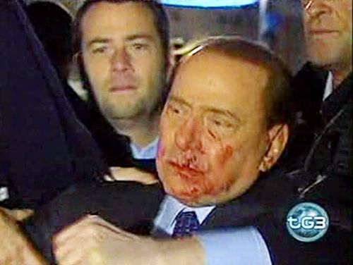 [berlusconi_aggredito.jpg]