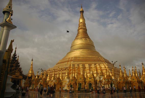[shwedagon-pagoda-myanmar-yangon.jpg]