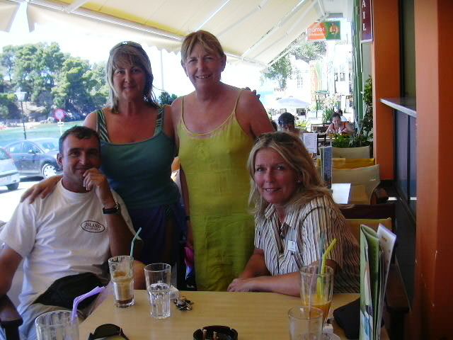 [Reunion+in+Parga.JPG]