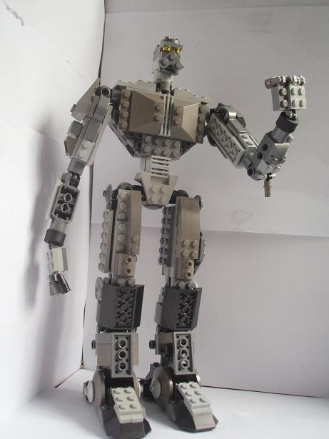 MATA NUI 800: My MataNui Robot Design. and a herofactory guy