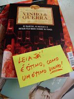 Trocadilho imbecil esse do post-it com o título do livro!