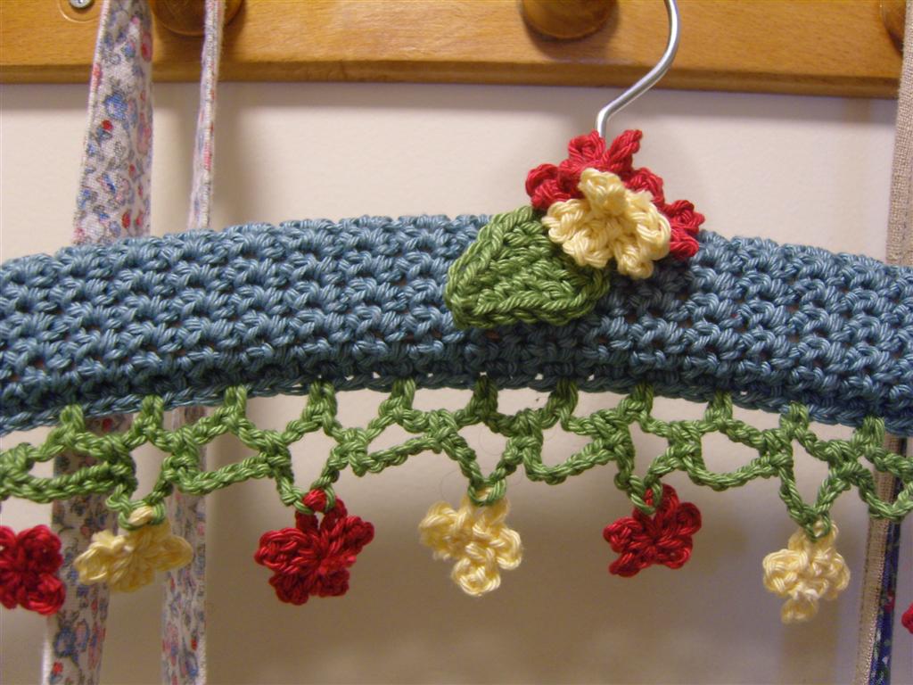 MarmaladeRose: Crochet Coat Hanger.