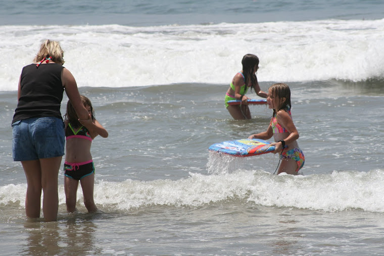 Little surfer girls 2007
