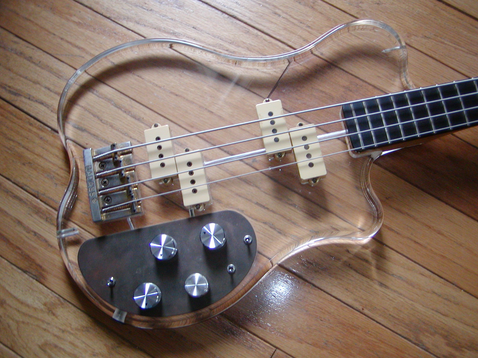 AUDIO SERVICES Cool Guitars The Renaissance Acrylic See Through Bass