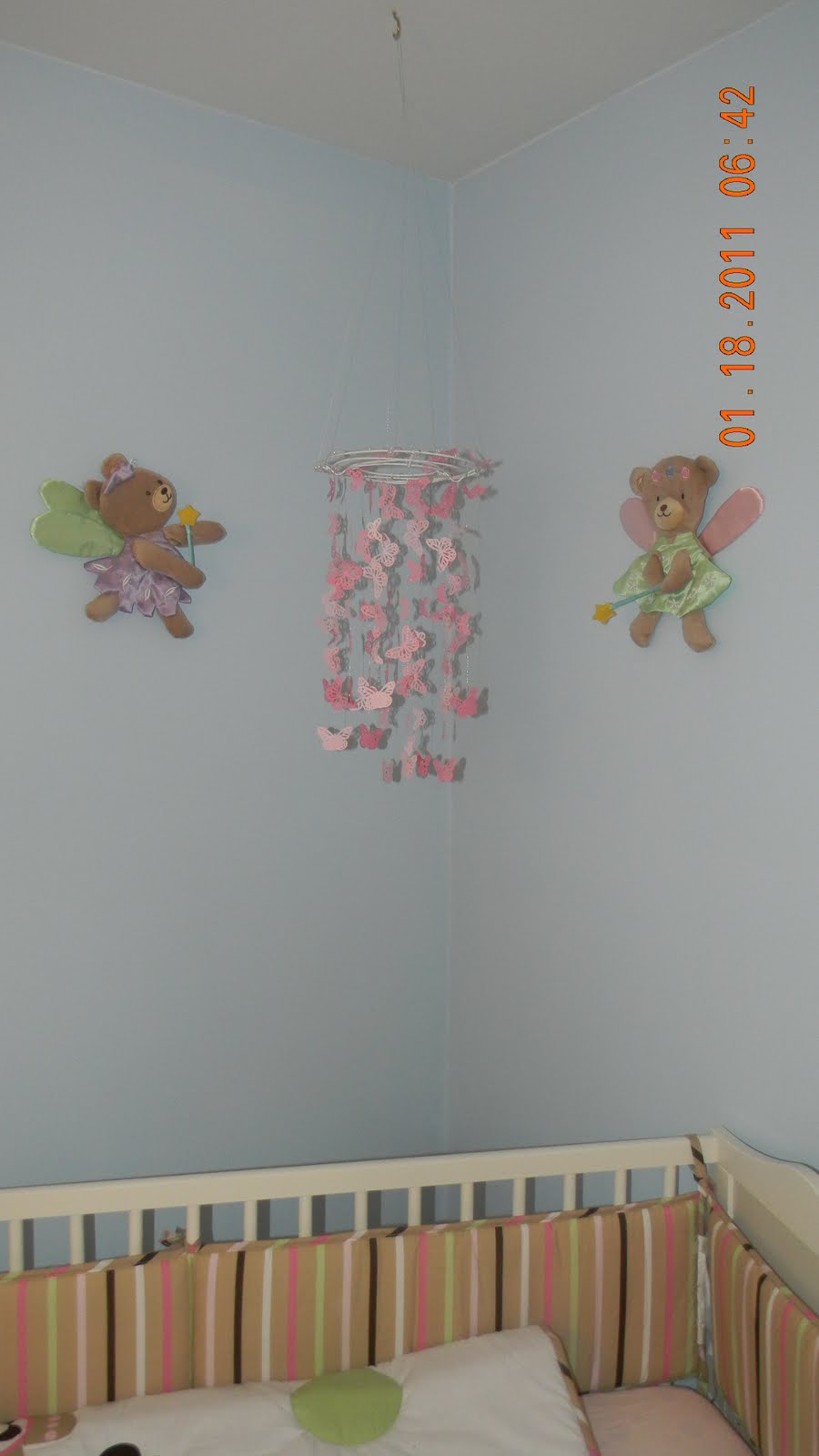 IzzyPat Crafts: Pottery Barn Butterfly Mobile