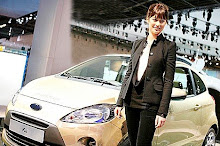 Olga Kurylenko promociona una conocida marca de auto utilizado en Quantum of Solace