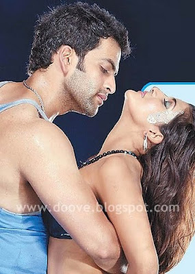 Priyamani Kiss Photos