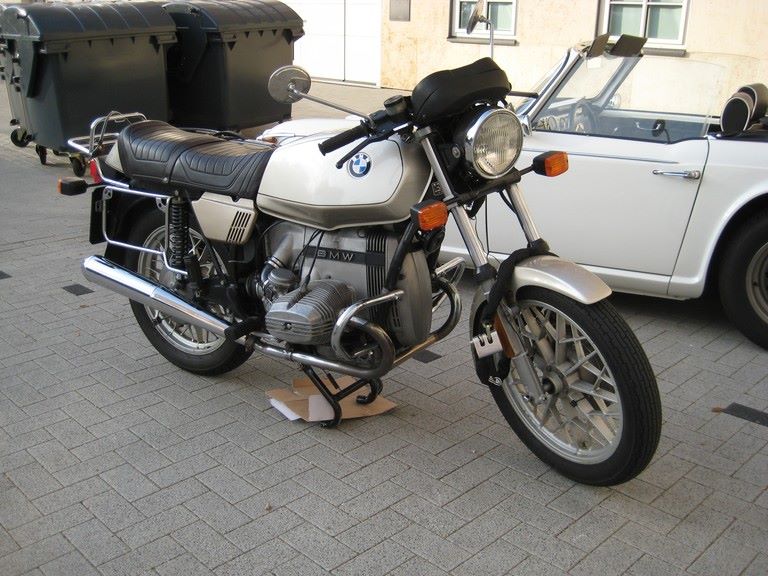 Falko's BMW R45 Baujahr 1979 first series with flat carb housing