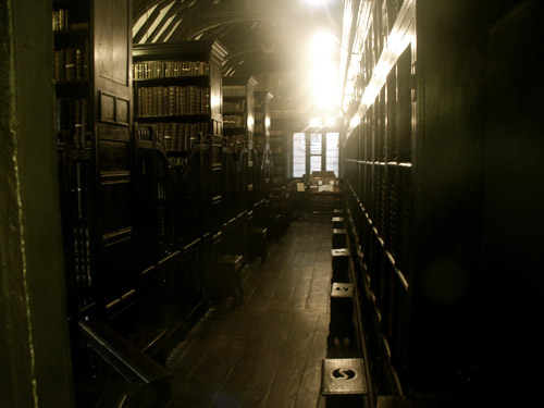 [Chetham's+Library,+Manchester+2.jpg]