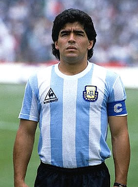 ماردونا : لا احد قدم 40% مما قدمه ميسي في اول جولة Maradona+86