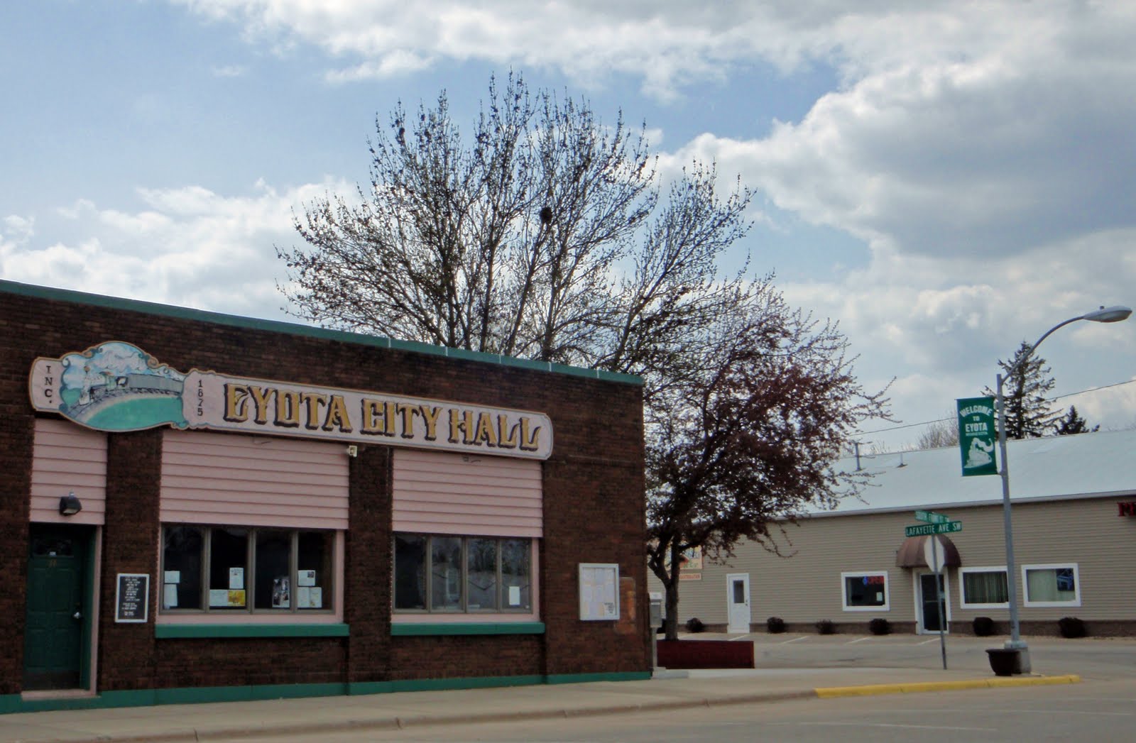 Moose Droppings Eyota, MN and Harrison France