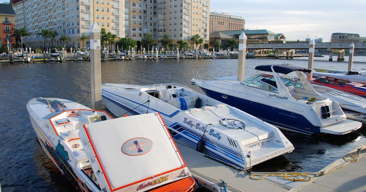 Tampa Daily Photo: Go-Fast Boats Partying at Sunset
