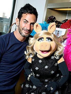 [Miss+Piggy+and+Marc+Jacobs.jpg]