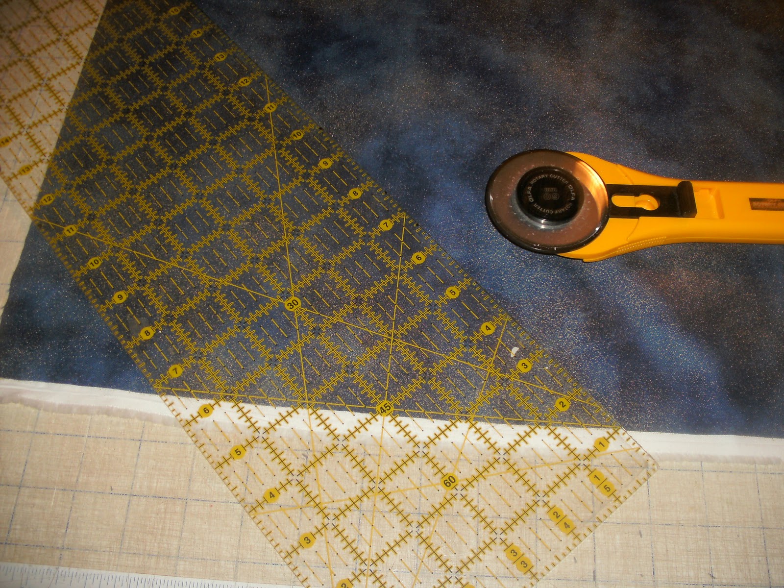 Sunshower Quilts Cutting Bias Binding (or Stems)