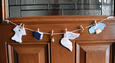 Clothesline craft with angel's clothing