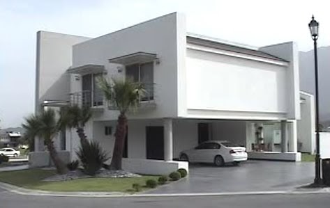 VIDEO DE FACHADA DE CASA BLANCA DE 2 PISOS CASA EN MEXICO MODERNA Y