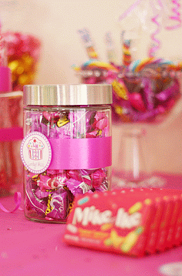 sweet cupcake party  cupcake sweets buffet party ideas   sweetly sweet blog  http://www.frostedevents.com