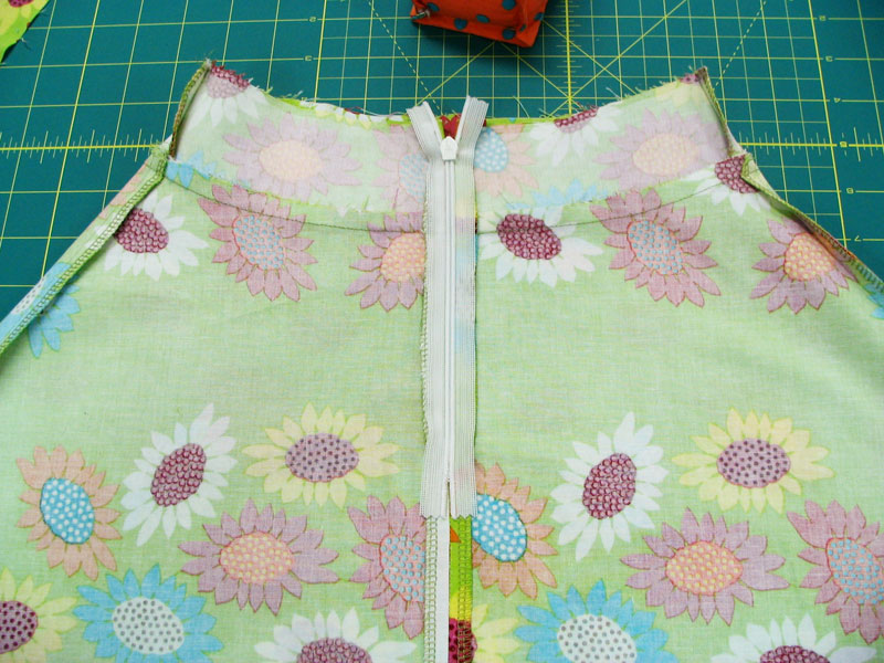 [7-zipper-second-seam.jpg]
