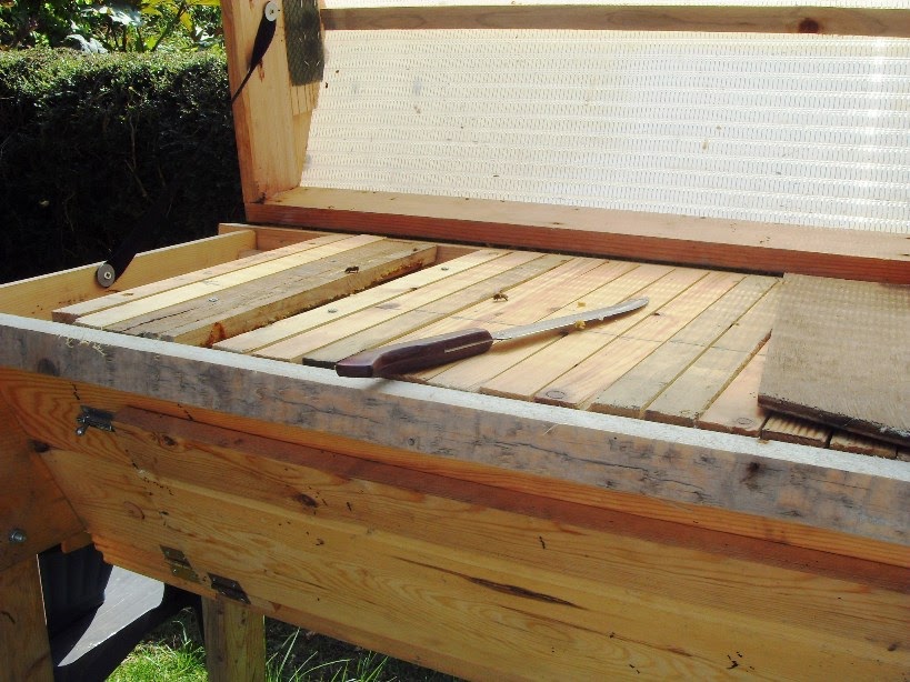 Yatton Area Bee Project YABeeP Making a Horizontal Top Bar Hive part 4