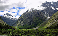 Mountains HD desktop wallpapers and photos