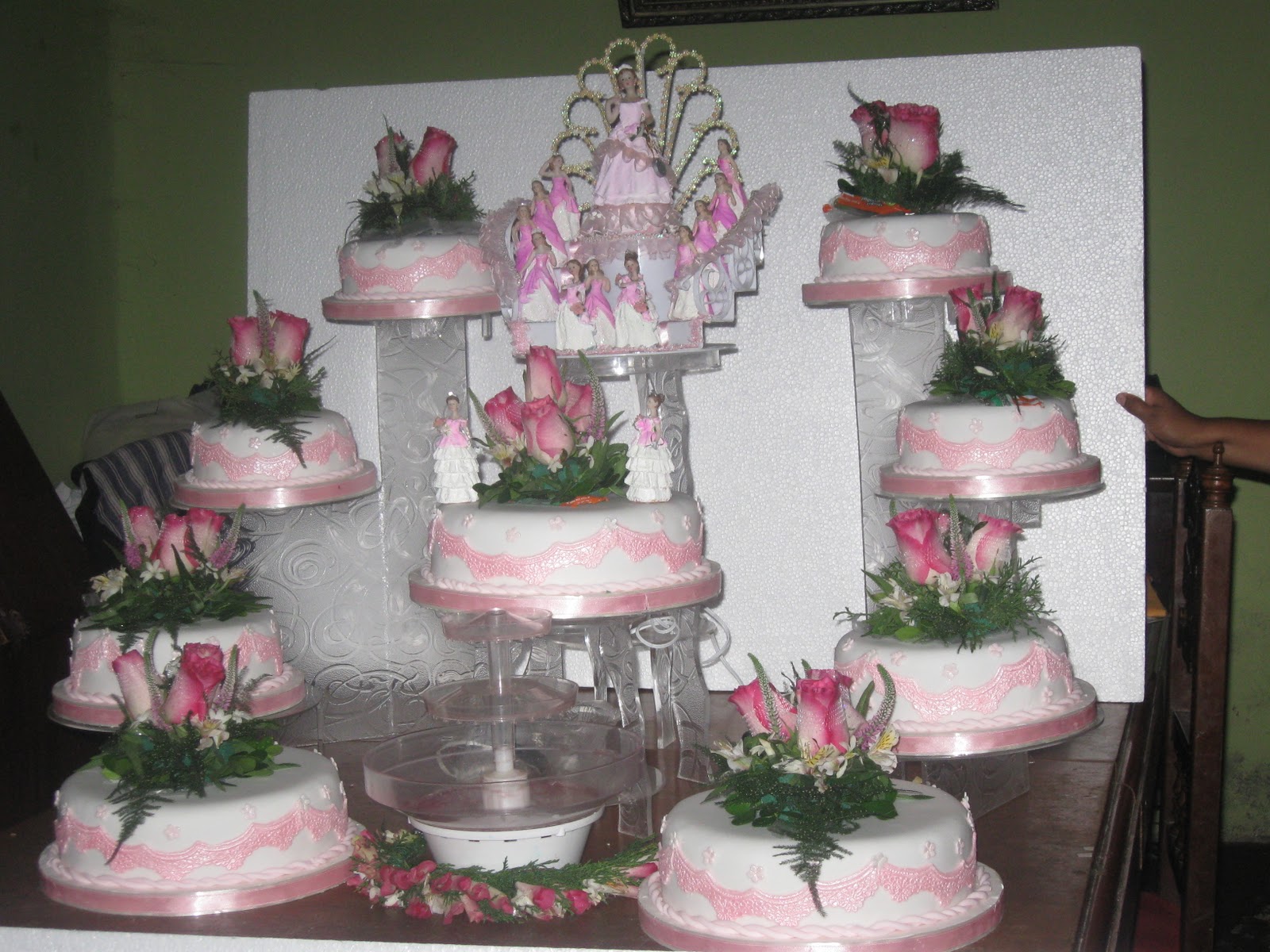 TORTAS DE ROSITA: Tortas Quinceañera