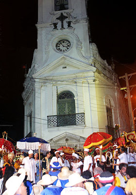 150++Noite+dos+Tambores+Silenciosos.jpg (280×400)