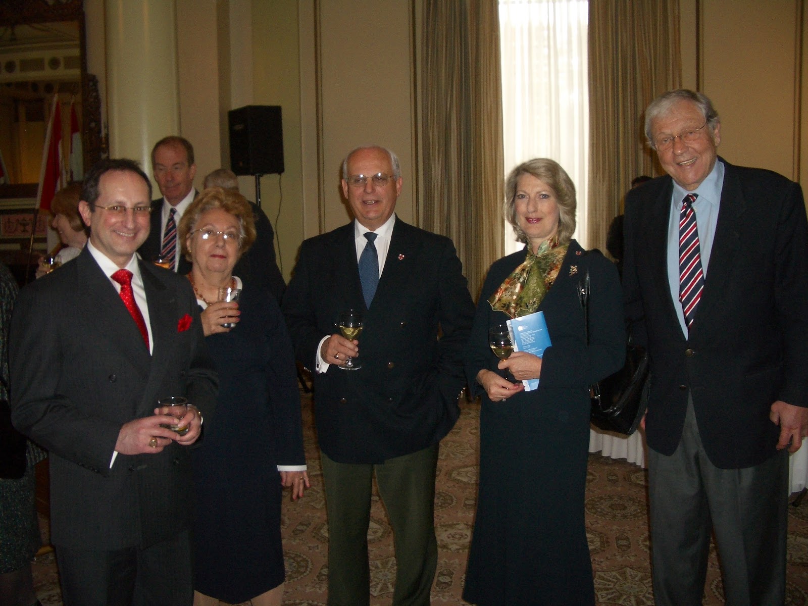[Annual+lunch+Oct+12++2006.JPG]