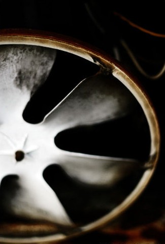 [broken+air+conditioner.jpg]