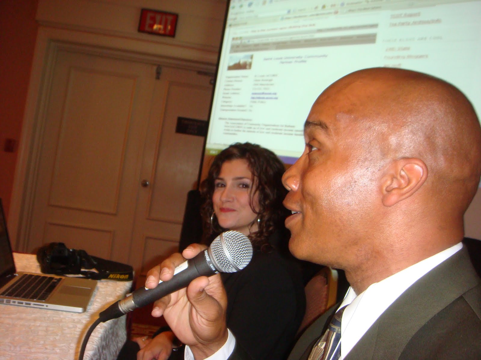 [2009+america's+conference+002.JPG]