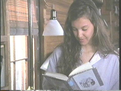 [93RubyReadsNA8.jpg]