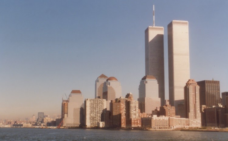 BAÚL DE NOTICIAS DEL MES: TORRES GEMELAS: Reconstrucción de la zona cero