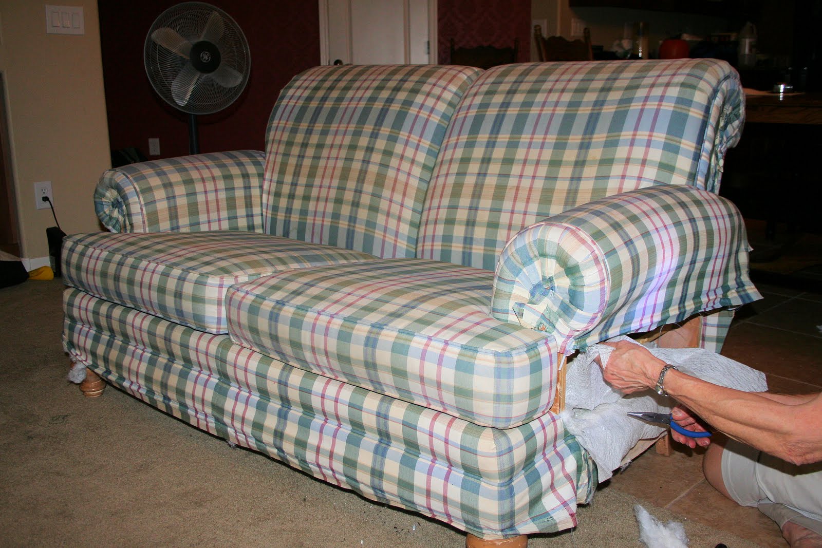 [couch+before.jpg]