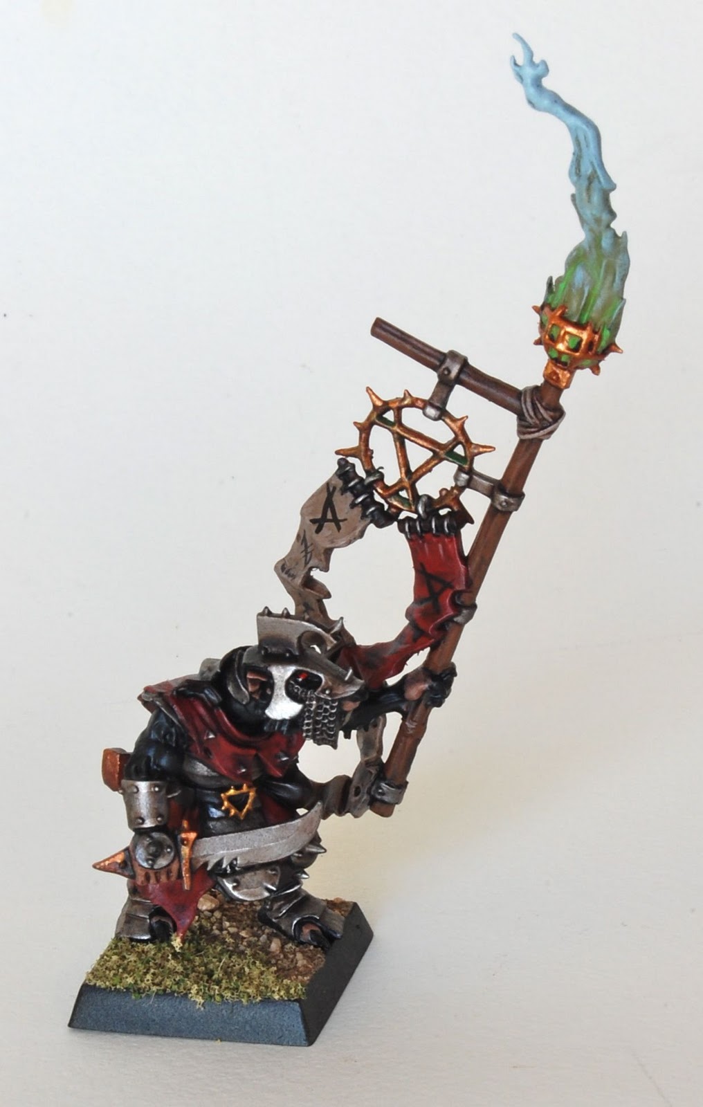 Awakening Ynnead Stormvermin with Converted Standard Bearer