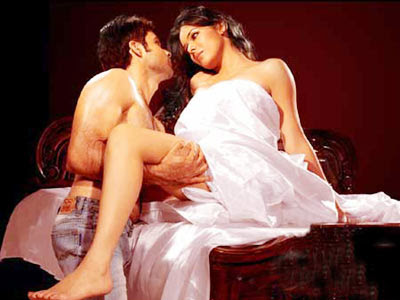 Kissing and love making scenes are common to Emraan Hashmi's movies. Kissing and love making scenes are common to Emraan Hashmi's movies.