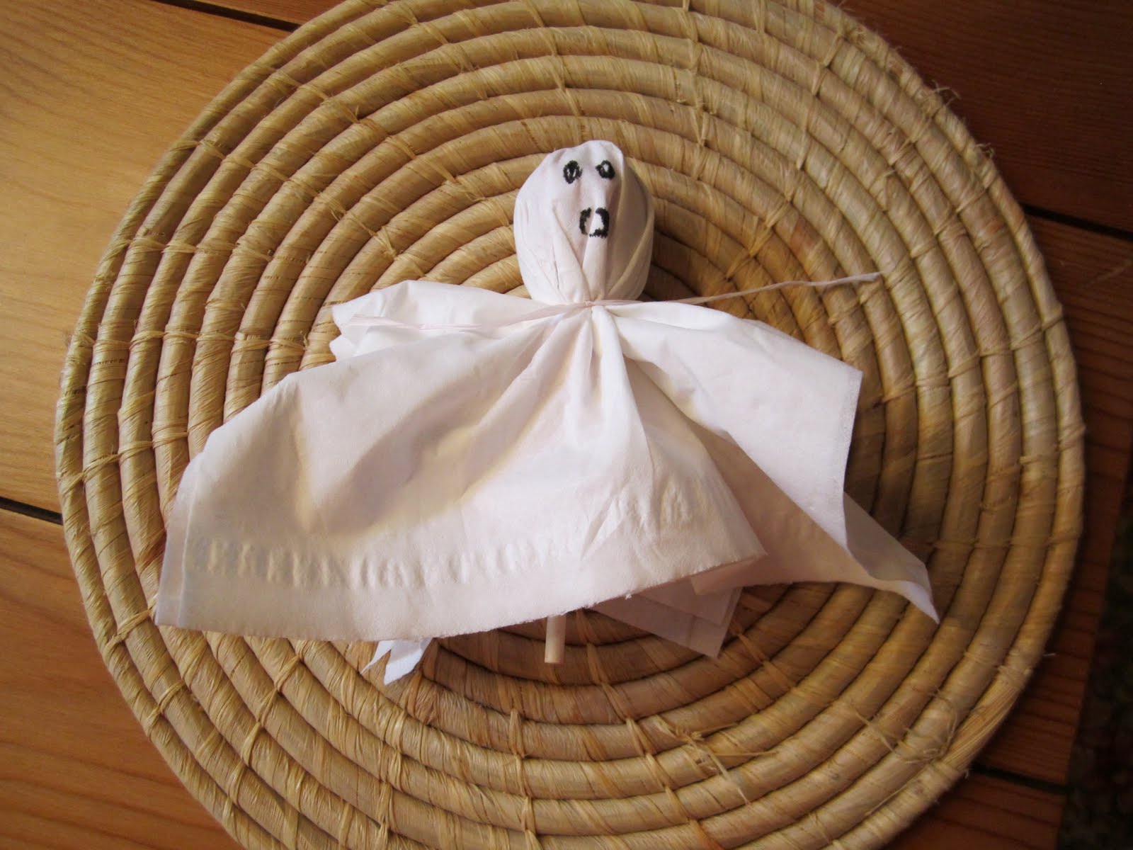 Lollipop Kleenex Ghost (With images) Halloween, Crafts