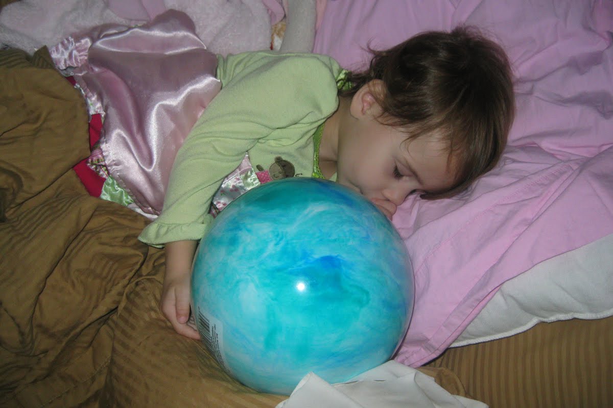 [sleep+with+ball+11-12-09.jpg]