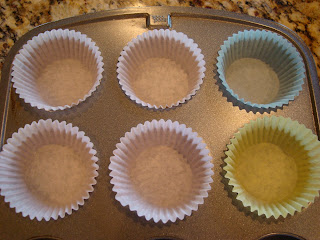 Multi-color paper liners in muffin tin