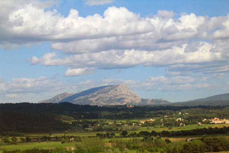 MONTAGNE SAINTE VICTOIRE