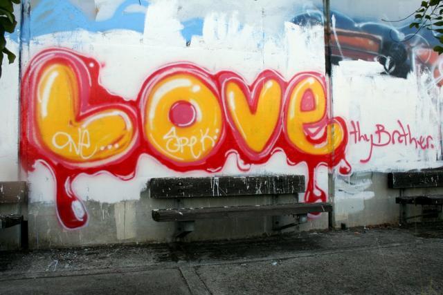 i love you graffiti art. Graffiti Buble Yellow Love