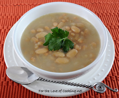 Tuscan White Bean and Roasted Garlic Soup