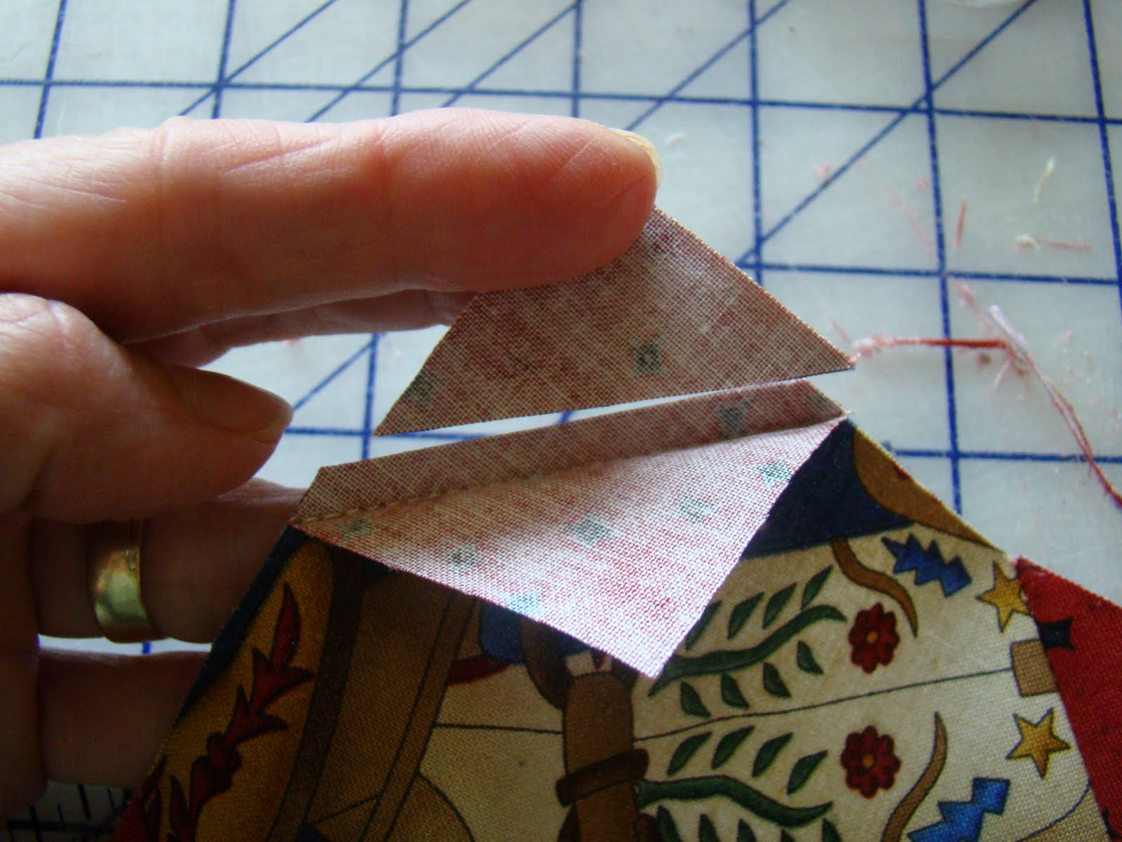 Molly's Place FEATHERED STAR TUTORIAL