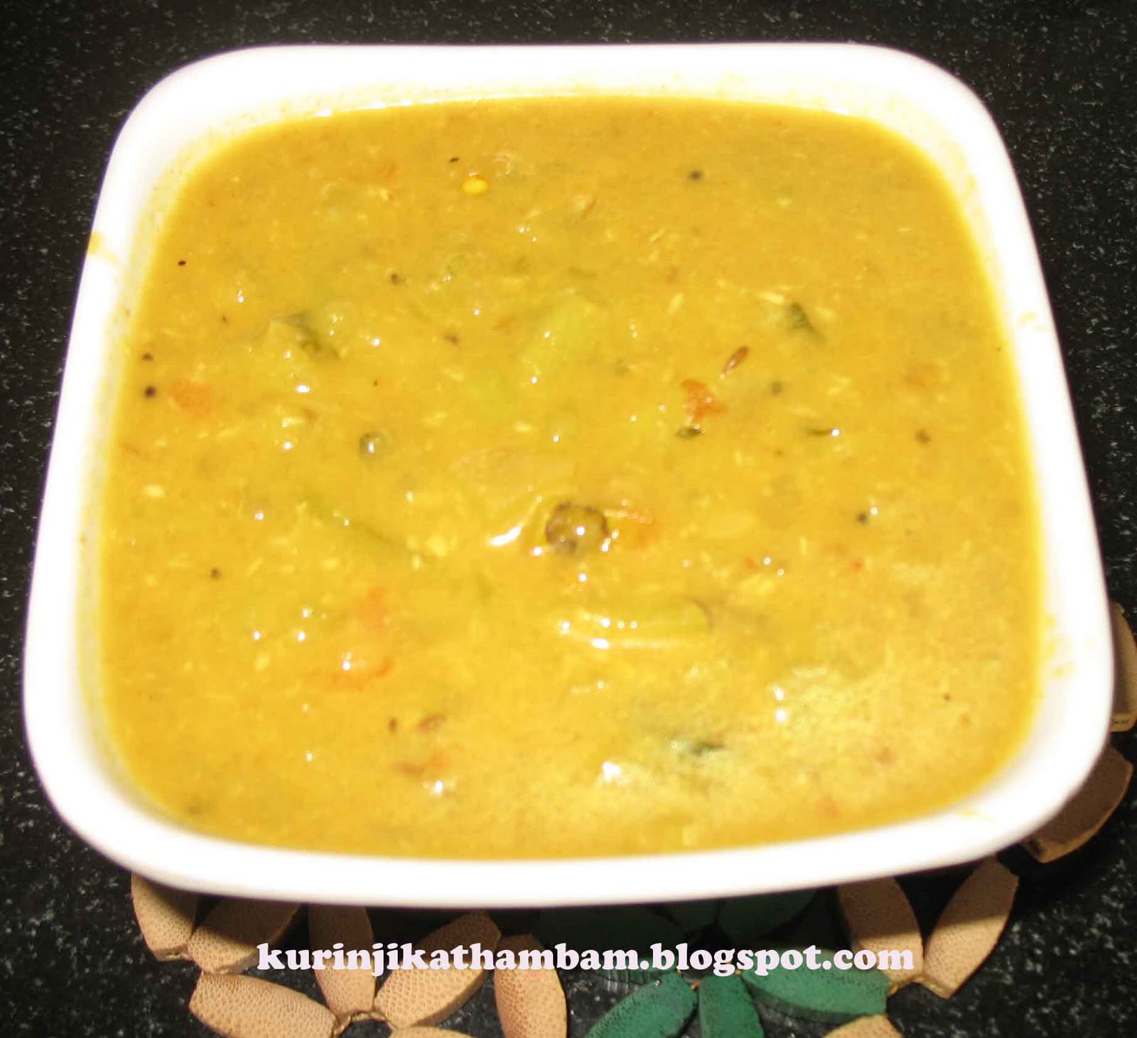 Bottlegourd / Suraikai kulambu without Dal Kurinji Kathambam