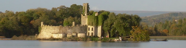 Boyle Singers Circle. Amhránaíocht i Mainistir na Búille. (Castle, Lough Key)
