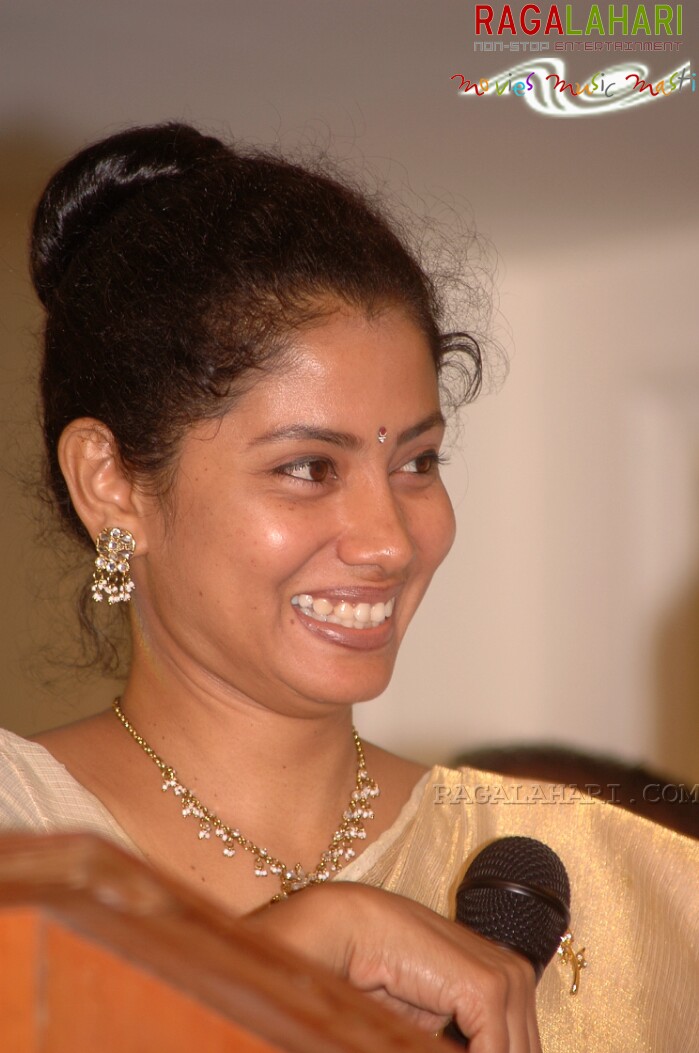 Actress E Tv News Reader Pragati The fourth wall is a skill possessed by kim dokja. actress blogger