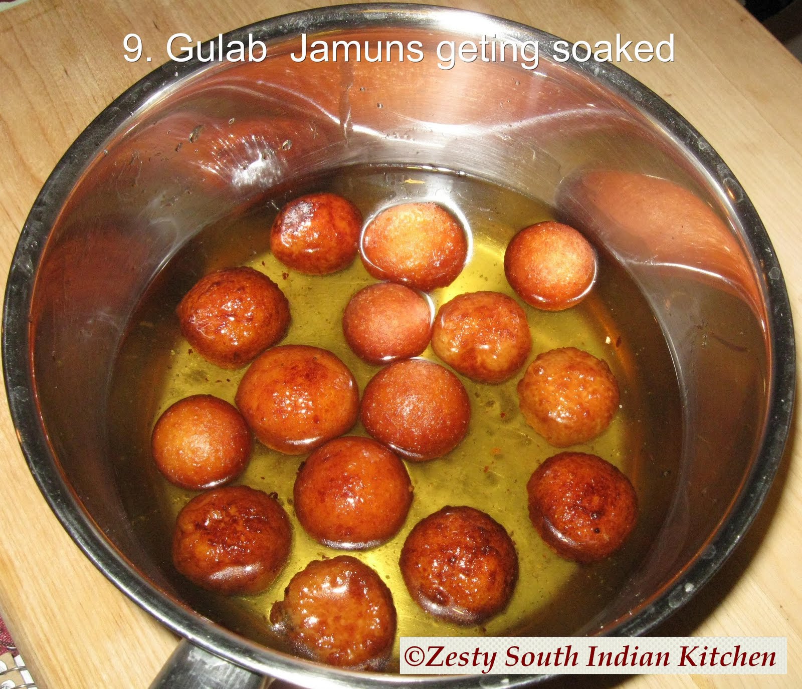 [jamuns+in+sugar+solution.jpg]
